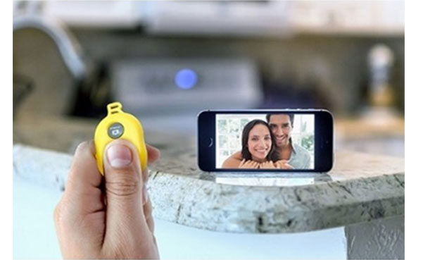 Dailygrabs-Bluetooth-Selfie-Remote-Shutter