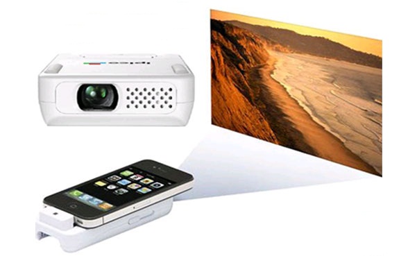 Yugster-IPICO-LED-personal-projector