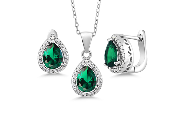 6.50 Ct Pear Shape Emerald Pendant Earrings Set